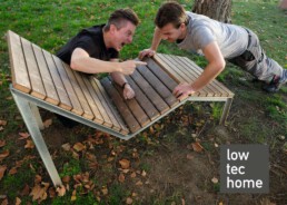 werbung kampagne holzliege stadtmöblierung ad for sun lounger street furniture for low tec home drill instuctor