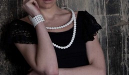 two string pearl necklace and pearls bangle doppel perlenkette und armband