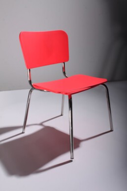 hyperactive chair with short leg adhd hyperaktiver adhs stuhl kippeligen beinen aus der graf seibert psycho furniture collection