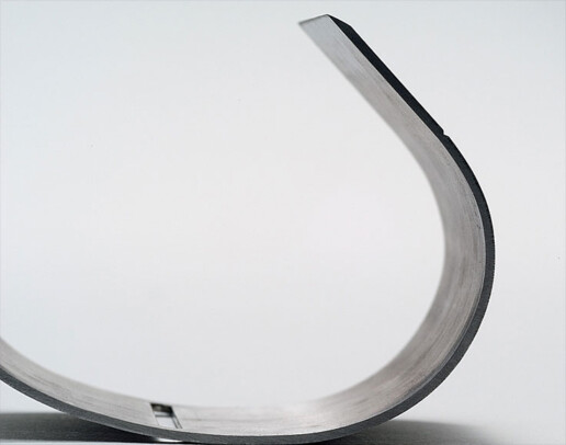 SUICIDE Bangle for single use with break-off blade stainless steel